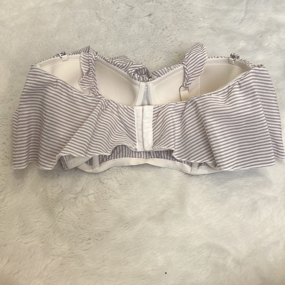 Victoria’s Secret crop top/ Bustier size 36DD built in bra, detachable straps - Picture 5 of 15